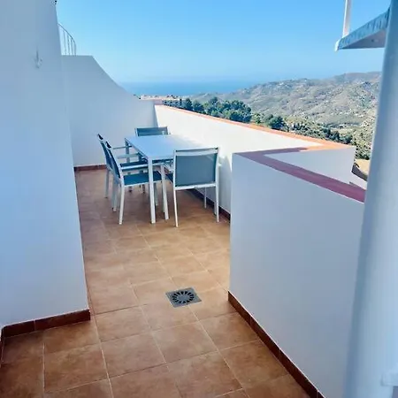 Atico Con Increibles Vistas A Las Montanas Y Mar Frigiliana Exterior foto