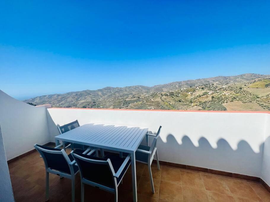 Atico Con Increibles Vistas A Montanas Y Mar Appartement
